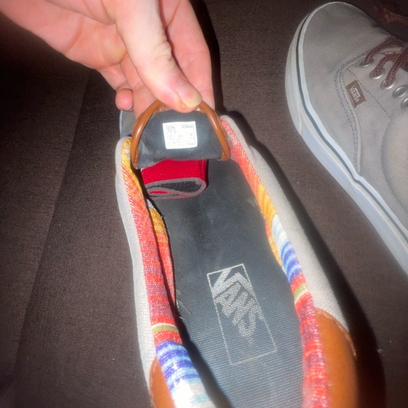 Vans - Picture 3 of 3